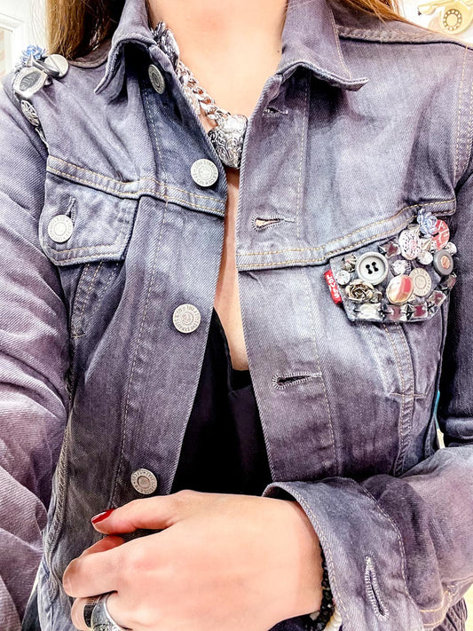 Levis Botton